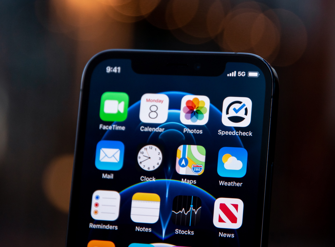 舟山苹果手机维修分享为什么 iPhone 12 在冬季会自动关机 